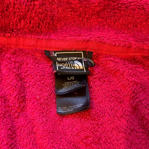The North Face Fuchsia Fleece Jacket - Picture 2 of 3
